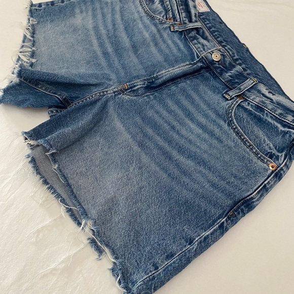 GAP Distressed Blue Jean Shorts - Picture 2 of 8